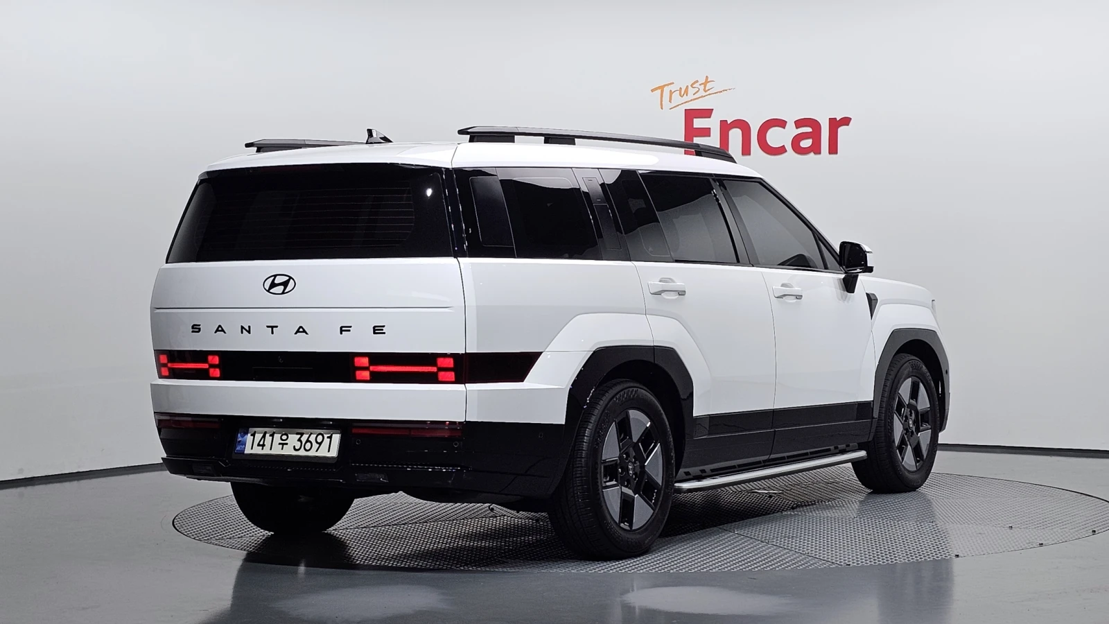 Hyundai Santa fe 1.6 HEV Calligraphy* BOSE* МАСАЖ* HUD* КРАЙНА ЦЕНА, снимка 2 - Автомобили и джипове - 55323808