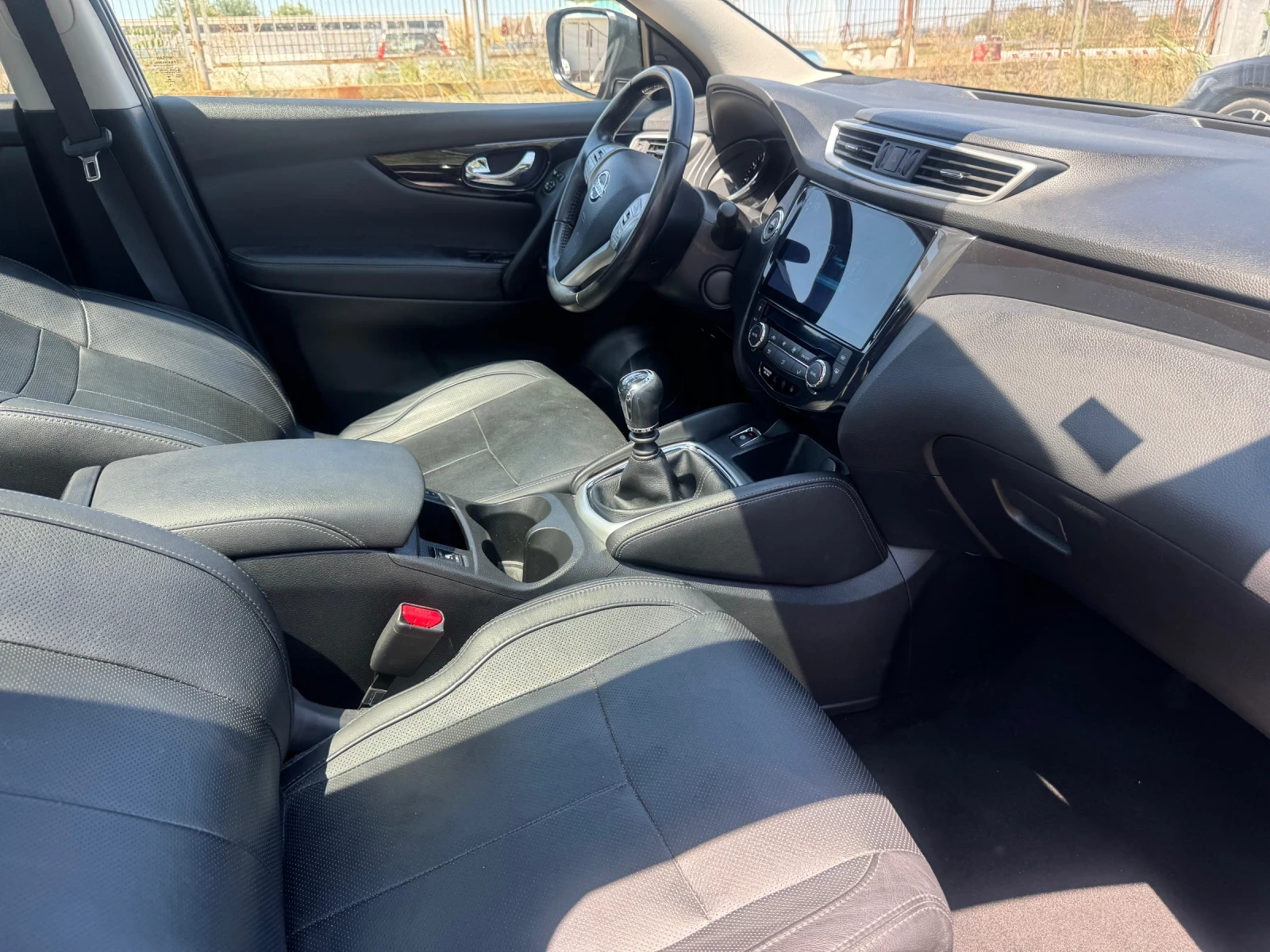 Nissan Qashqai 1.6 DIG-T 163кс 88х км , снимка 6 - Автомобили и джипове - 55491722
