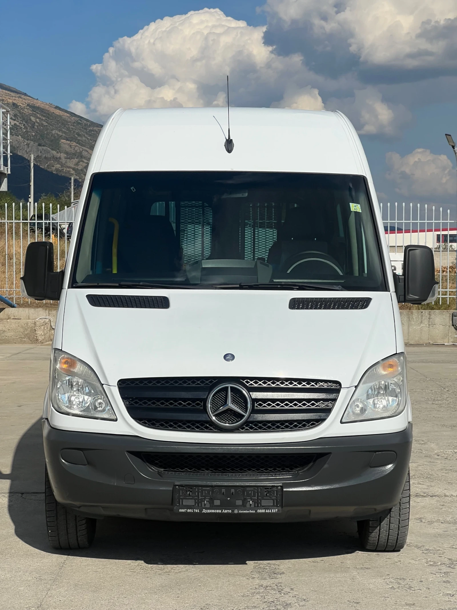 Mercedes-Benz Sprinter 311 9-места / Електрическа рампа / ОМ646 - изображение 2