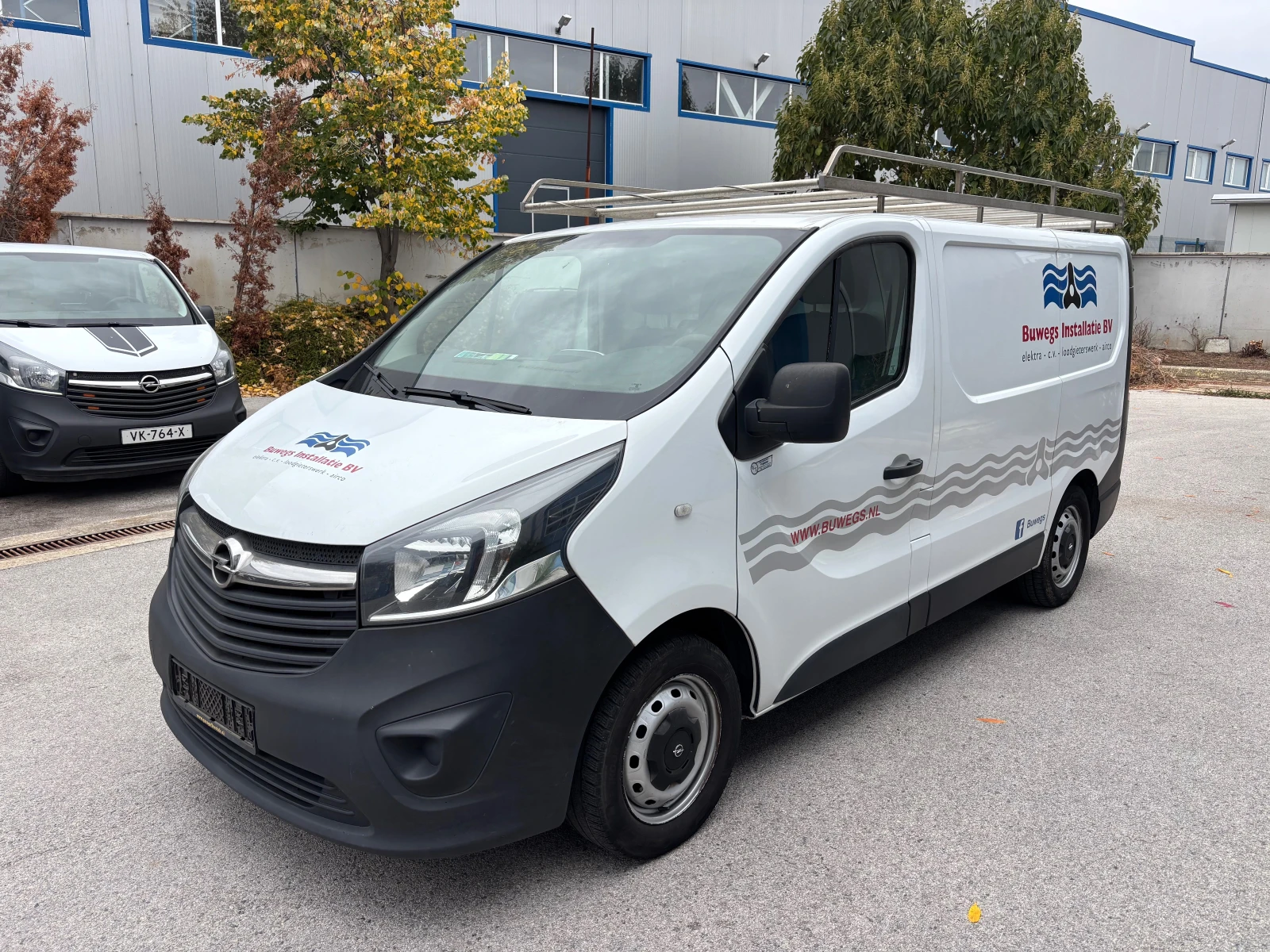 Opel Vivaro Работилница с шкафове , снимка 3 - Бусове и автобуси - 56744183