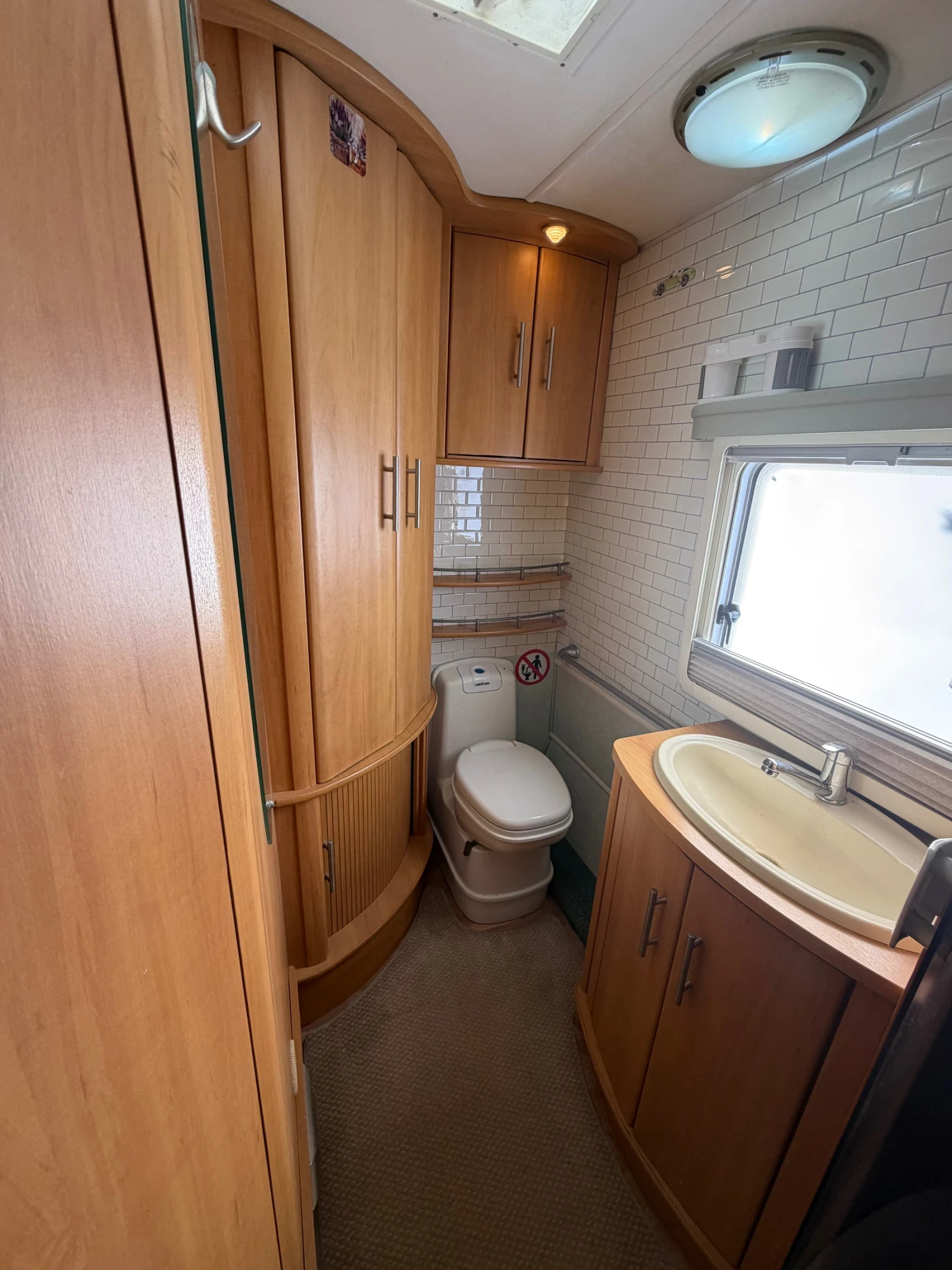 Каравана Tabbert CONQUEROR-ФРЕНСКА СПАЛНЯ/MOVER/СОЛАР/ДУШ КАБИНА, снимка 10 - Каравани и кемпери - 54140640