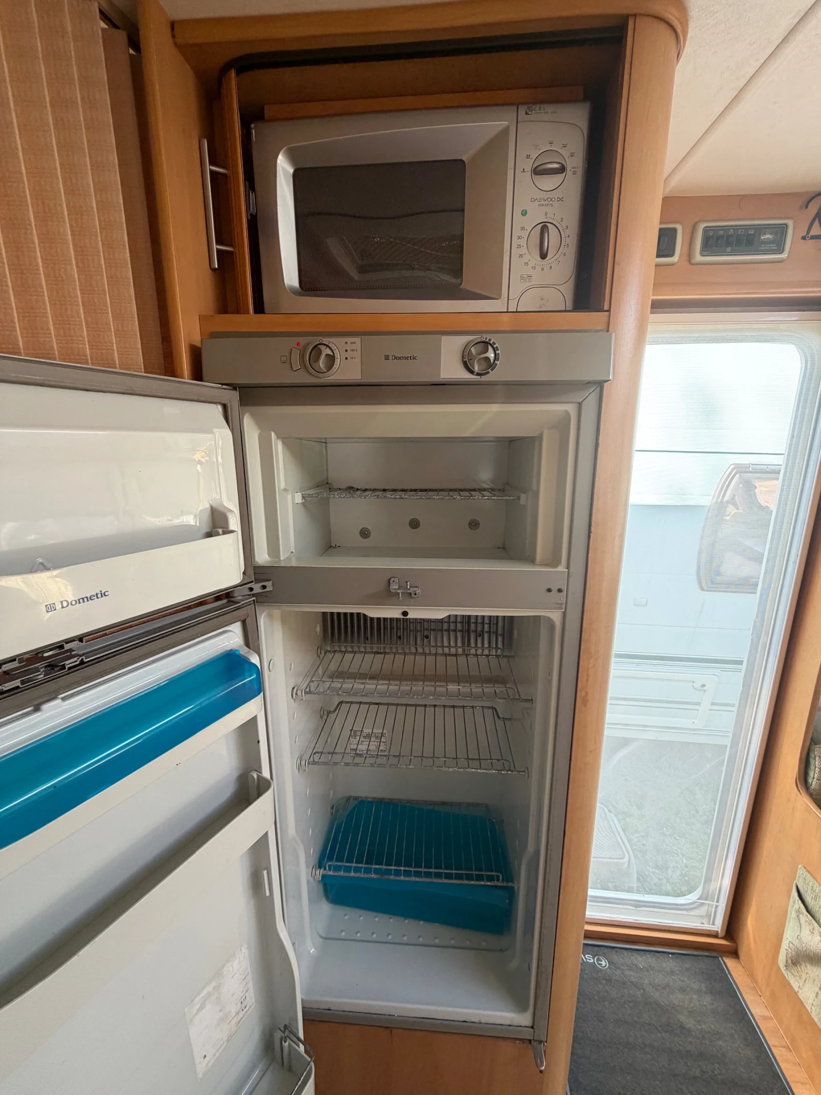 Каравана Tabbert CONQUEROR-ФРЕНСКА СПАЛНЯ/MOVER/СОЛАР/ДУШ КАБИНА, снимка 7 - Каравани и кемпери - 54140640