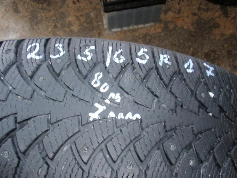 Гуми Всесезонни 235/65R17, снимка 1 - Гуми и джанти - 7723236