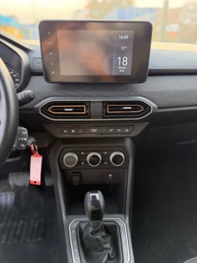 Dacia Sandero TCe 90 auto Expression Navi LED, снимка 7