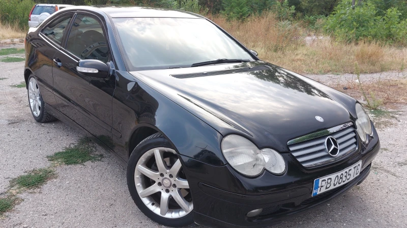 Mercedes-Benz C 180 Топ състояние, снимка 3 - Автомобили и джипове - 47357692