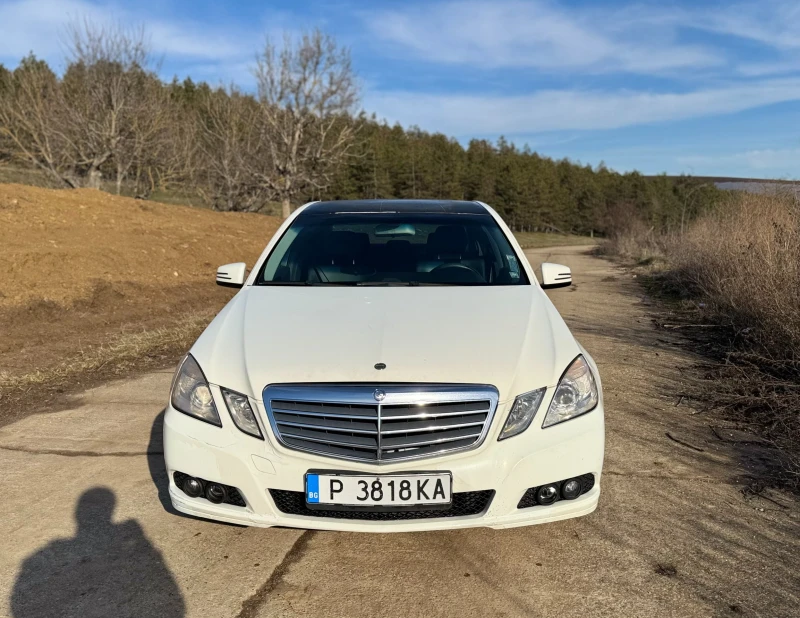 Mercedes-Benz E 220, снимка 3 - Автомобили и джипове - 48442787