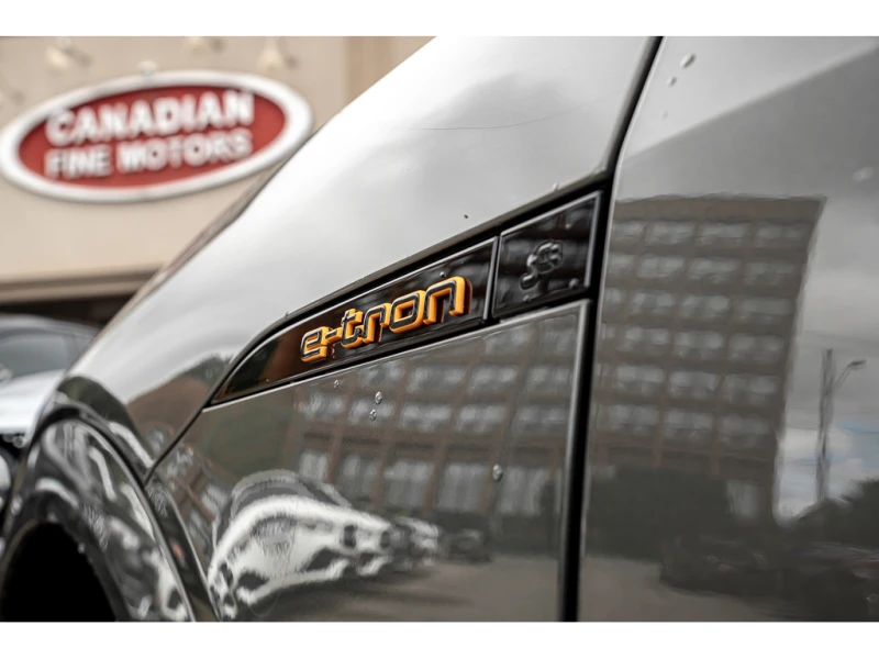 Audi E-Tron Prestige* S-Line* 360* КОжа* Подгрев* Пано* , снимка 5 - Автомобили и джипове - 52651822