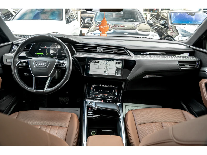 Audi E-Tron Prestige* S-Line* 360* КОжа* Подгрев* Пано* , снимка 6 - Автомобили и джипове - 52651822