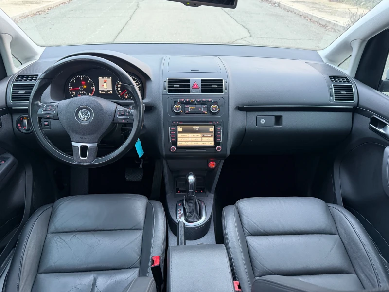 VW Touran 2000-140 кс АВТОМАТИК 7 МЕСТА, снимка 9 - Автомобили и джипове - 52677084
