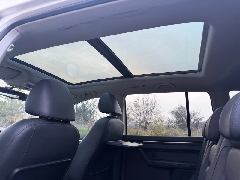 VW Touran 2000-140 кс АВТОМАТИК 7 МЕСТА, снимка 16 - Автомобили и джипове - 52677084