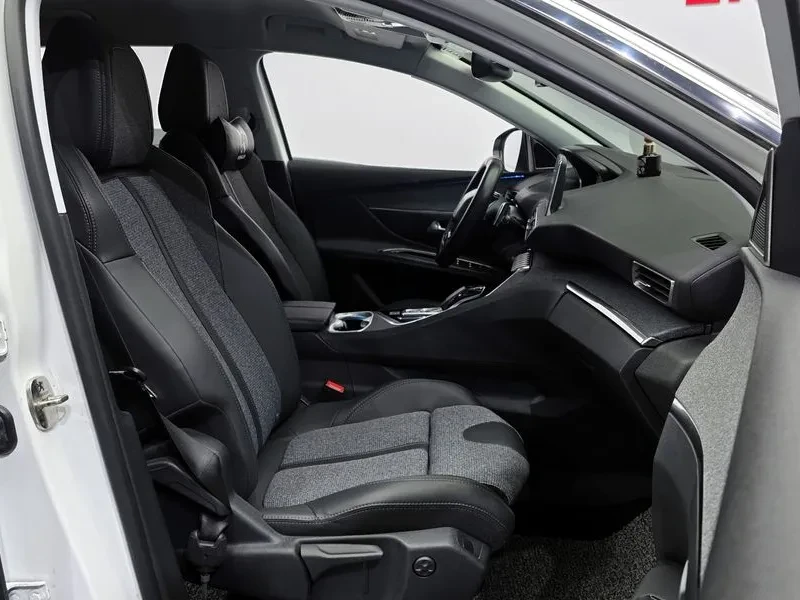 Peugeot 3008 1.6 BlueHDI, снимка 11 - Автомобили и джипове - 54298740