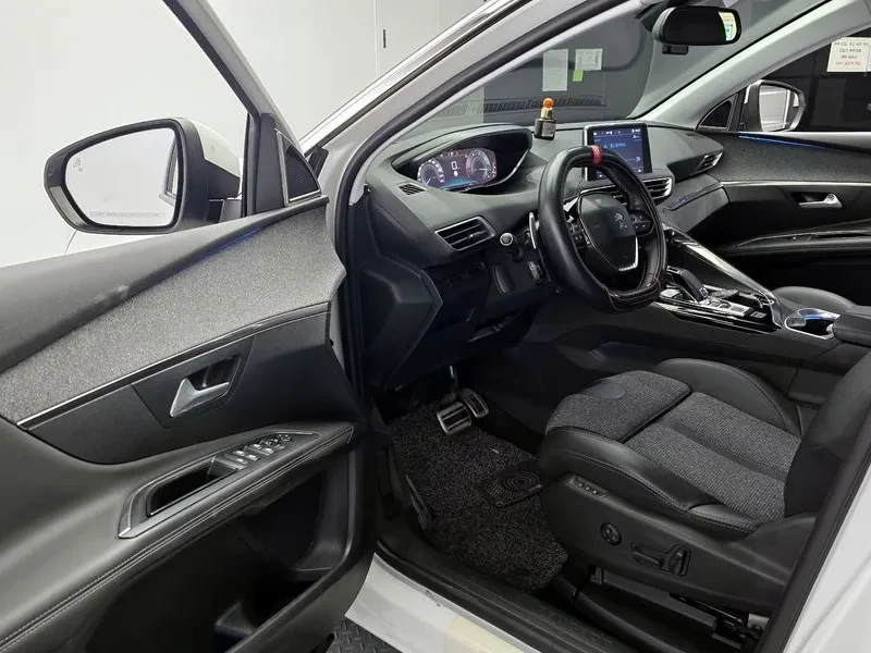 Peugeot 3008 1.6 BlueHDI, снимка 10 - Автомобили и джипове - 54298740