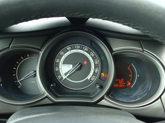 Citroen C3 1.2, снимка 14 - Автомобили и джипове - 54807027