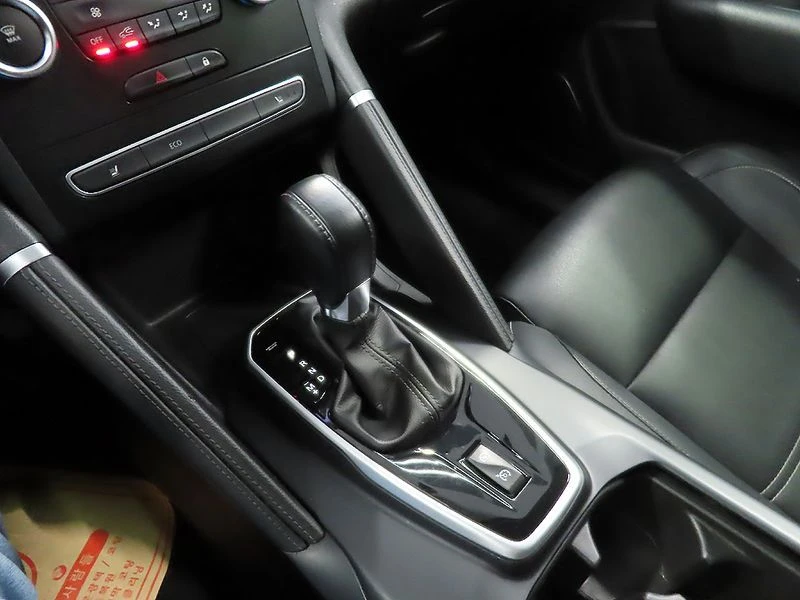 Renault Samsung QM6 2.0 m4rv Automatic КРАЙНА ЦЕНА: 13800 EUR !!!РЕАЛН, снимка 14 - Автомобили и джипове - 55968864