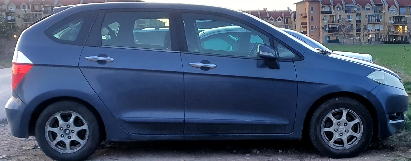 Honda Fr-v 1.7  - изображение 2