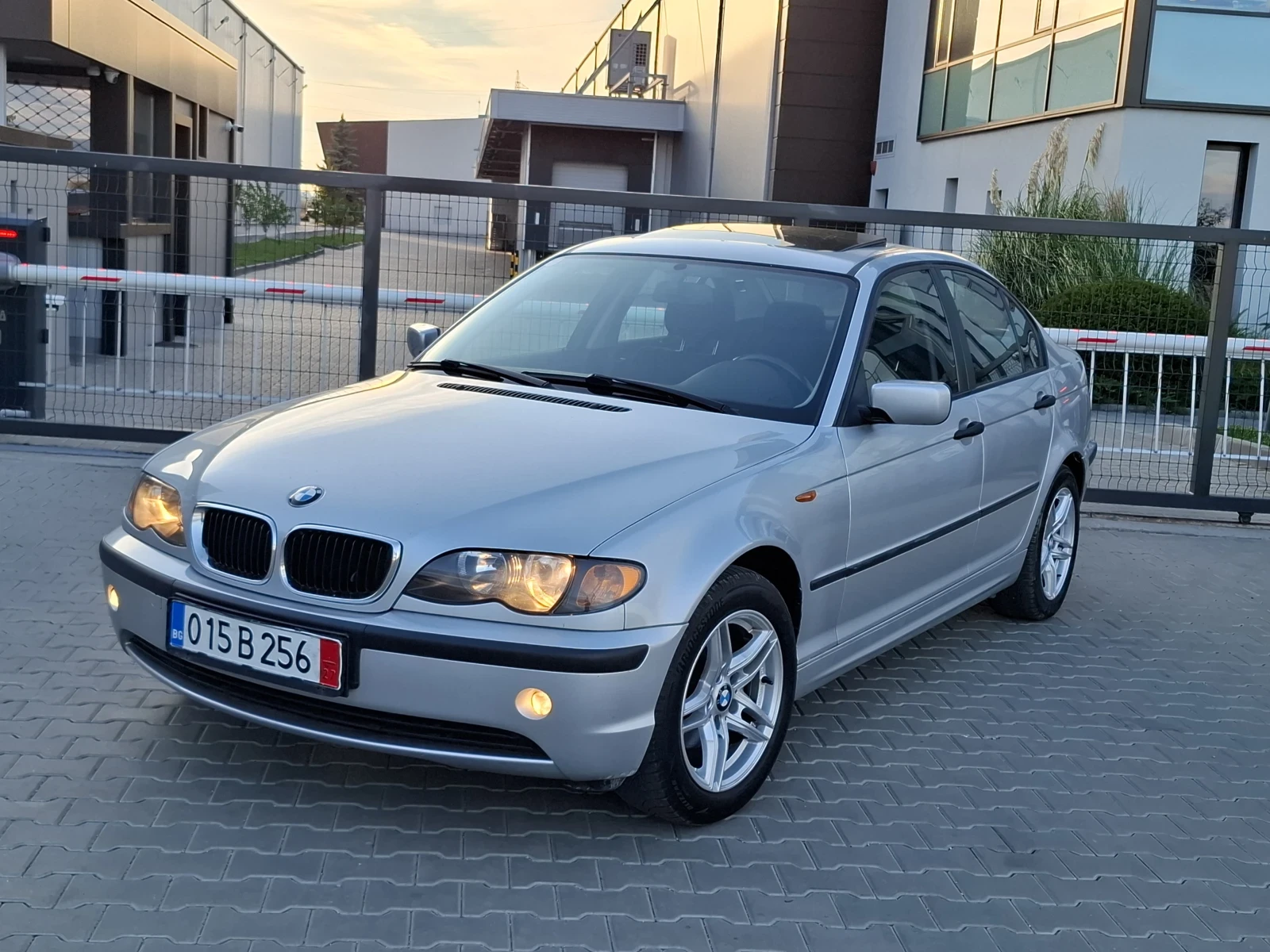 BMW 318 1.8i* (143кс)* FACELIFT* 156 000км* HОВ ВНОС*  - изображение 2