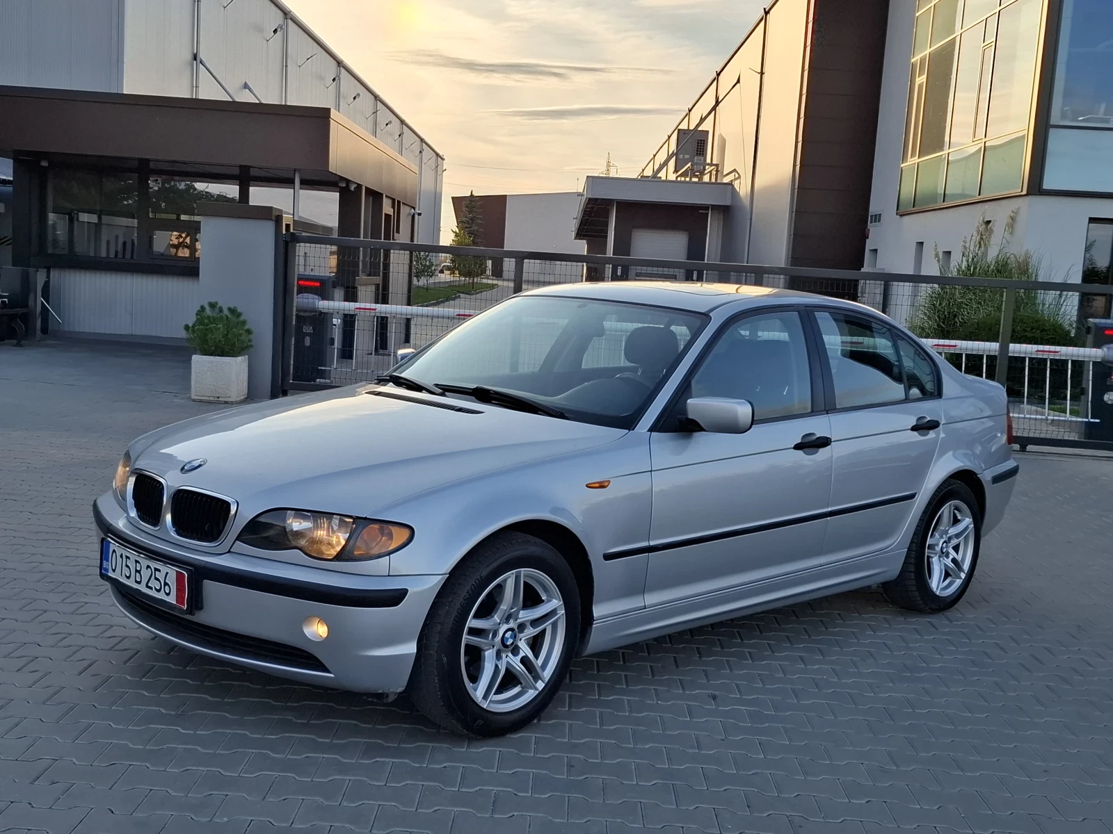 BMW 318 1.8i* (143кс)* FACELIFT* 156 000км* HОВ ВНОС*  - изображение 4