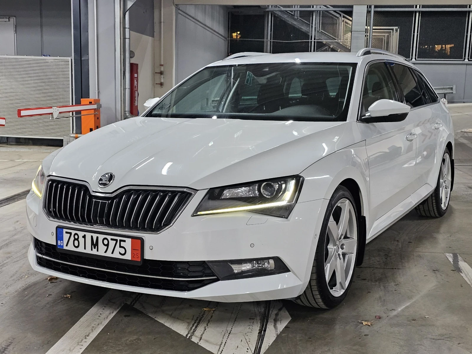 Skoda Superb 2.0tdi, 190к.с, DSG - изображение 7