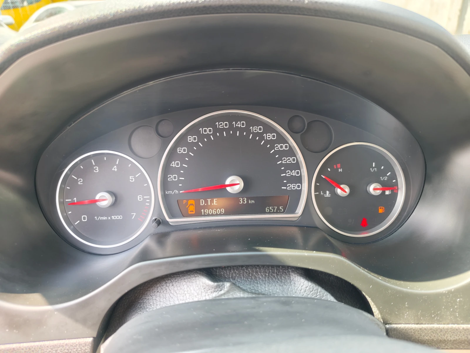 Cadillac BLS ШВЕЙЦАРИЯ, снимка 13 - Автомобили и джипове - 53723888