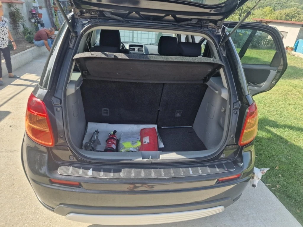 Suzuki SX4, снимка 8 - Автомобили и джипове - 54041986