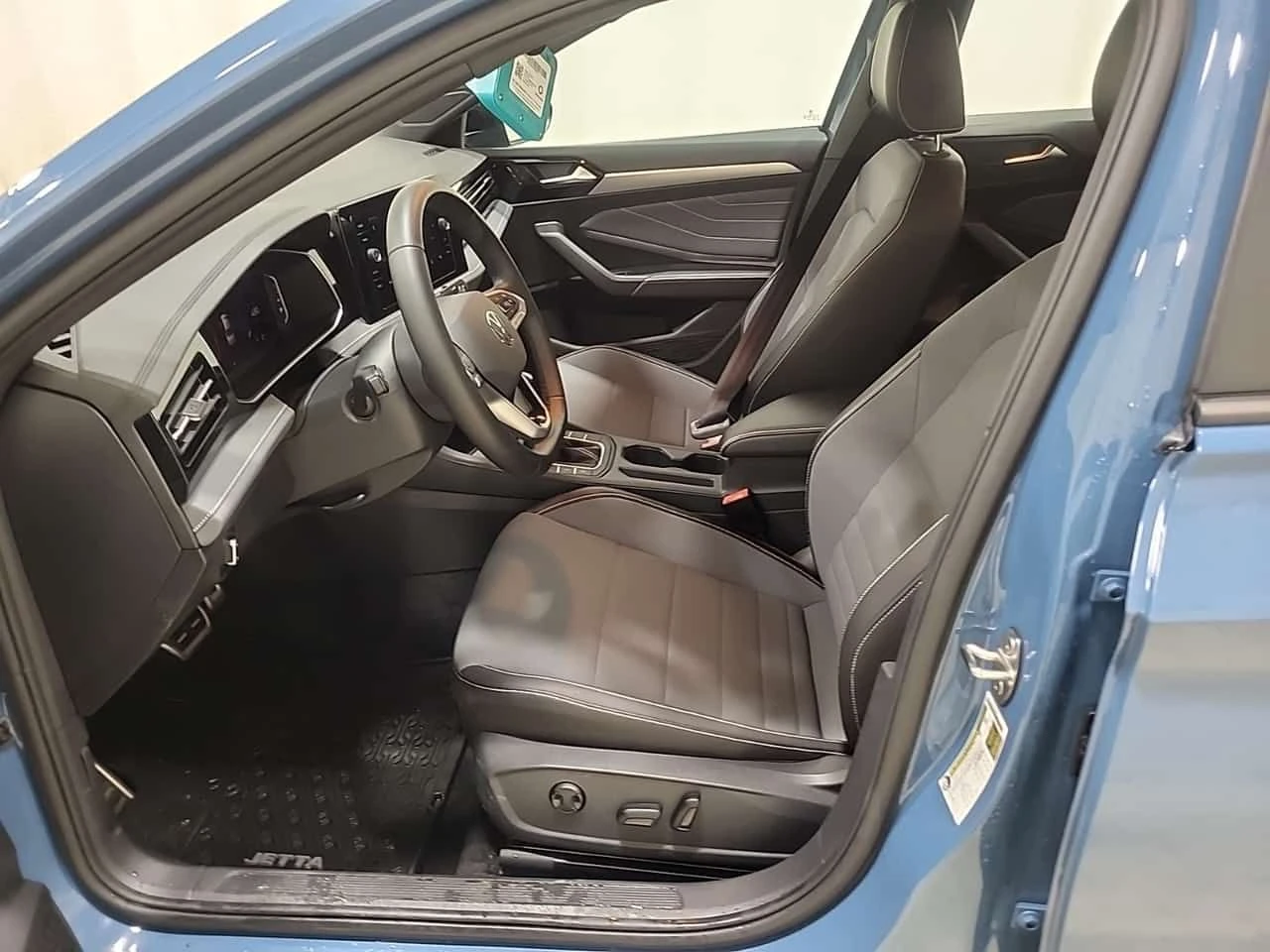 VW Jetta * COMFORTLINE * CARFAX * ПАНОРАМА * МЪРТВА ТОЧКА *, снимка 5 - Автомобили и джипове - 54065846