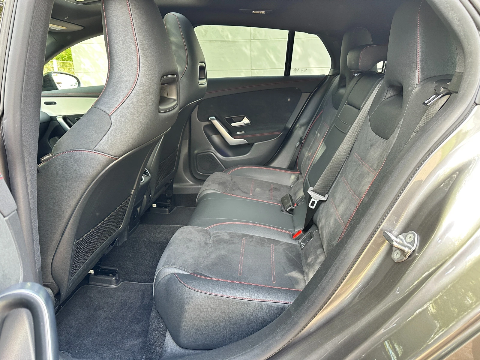 Mercedes-Benz CLA Shooting Brake 180 AMG Line, снимка 9 - Автомобили и джипове - 54352010