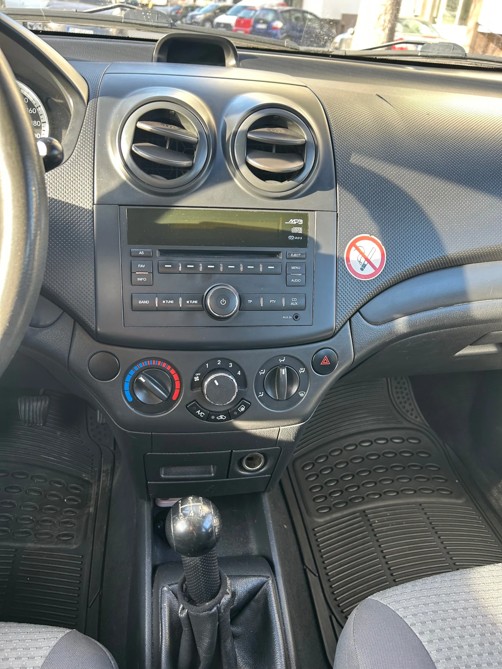 Chevrolet Aveo, снимка 9 - Автомобили и джипове - 54359517