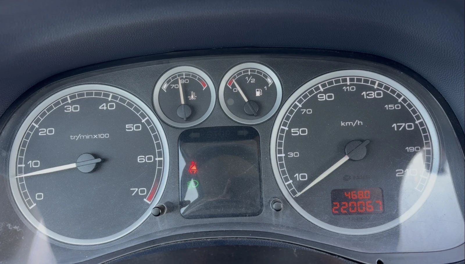 Peugeot 307 1.6 Бензин/Газ, снимка 9 - Автомобили и джипове - 54430196