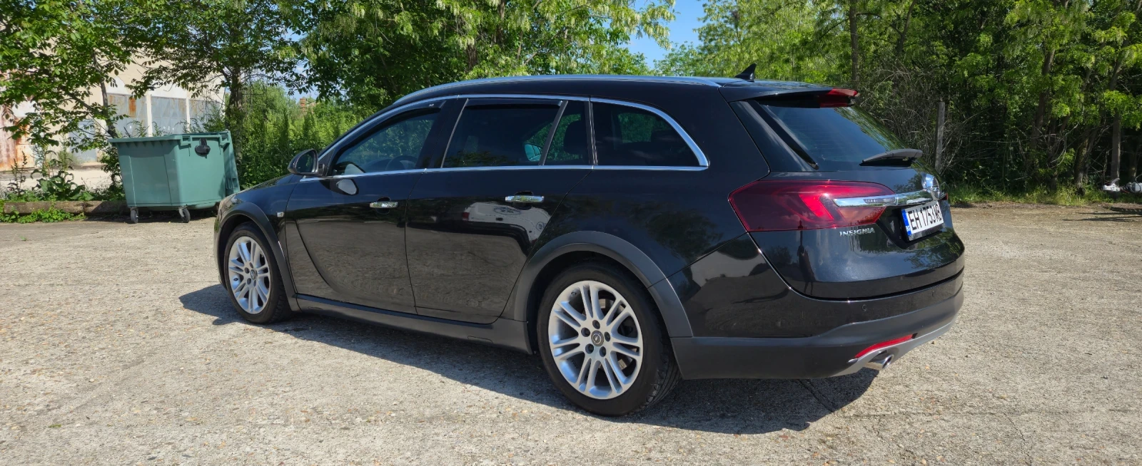 Opel Insignia Спорт турър св, снимка 2 - Автомобили и джипове - 54511326