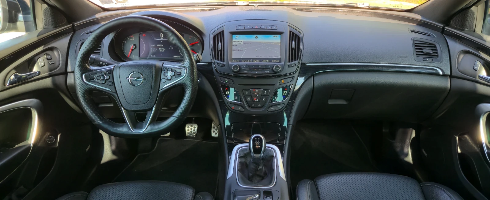 Opel Insignia Спорт турър св, снимка 6 - Автомобили и джипове - 54511326