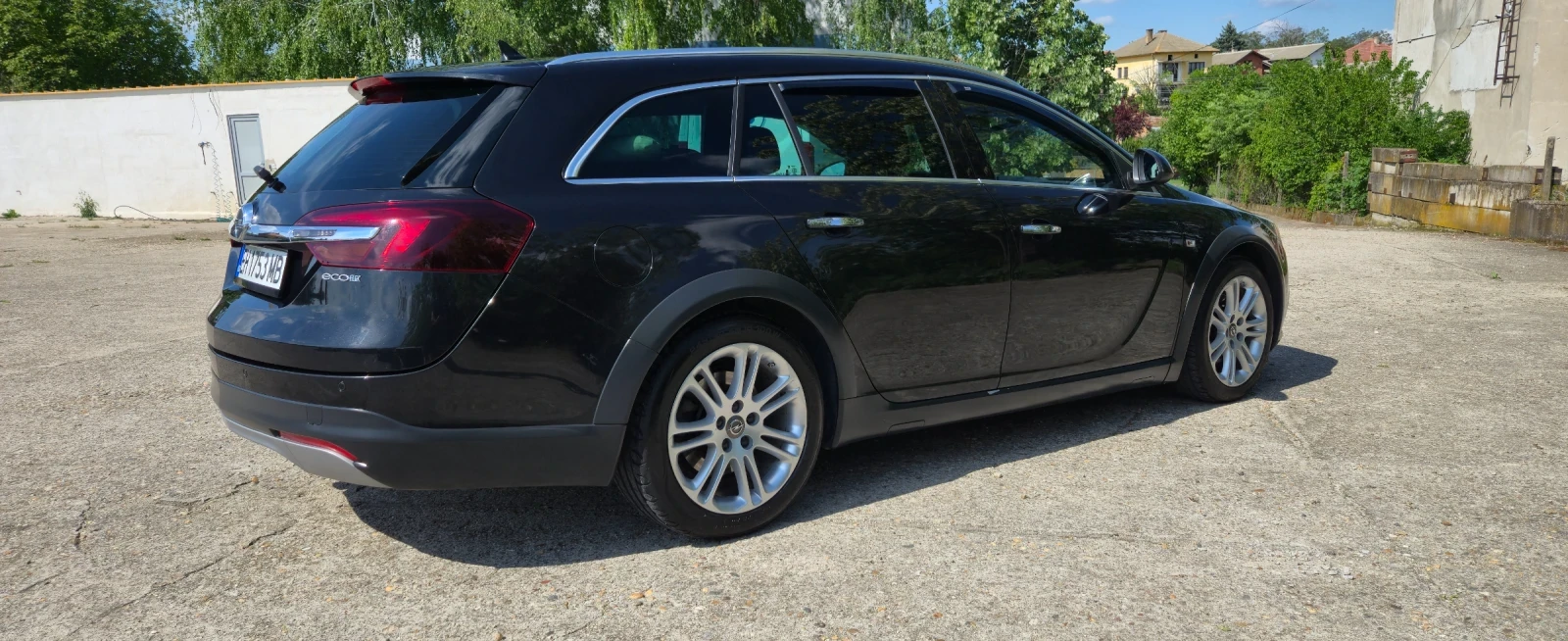 Opel Insignia Спорт турър св, снимка 16 - Автомобили и джипове - 54511326