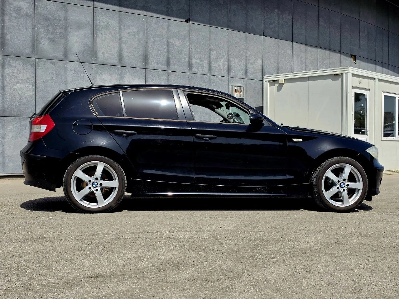 BMW 116, снимка 2 - Автомобили и джипове - 54576507
