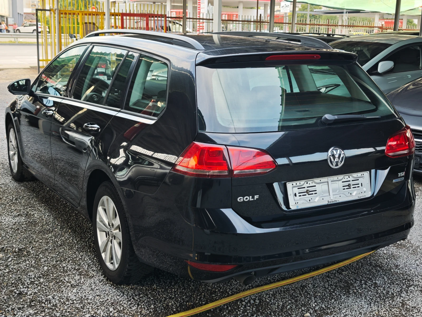 VW Golf 1.6TDI ITALIA , снимка 5 - Автомобили и джипове - 54857306