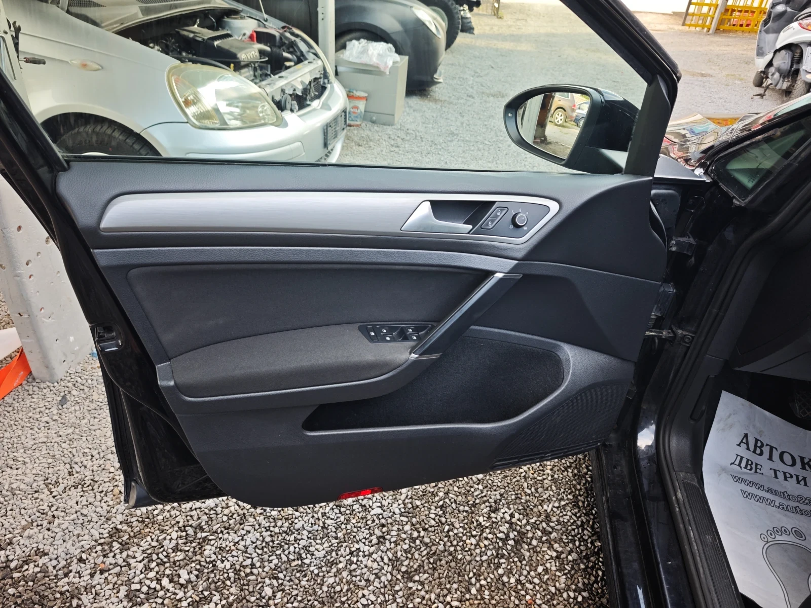 VW Golf 1.6TDI ITALIA , снимка 7 - Автомобили и джипове - 54857306