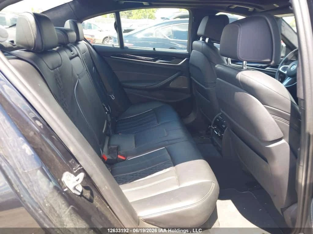 BMW 550 | DISTRONIC | 360 | HARMAN KARDON | HUD | , снимка 8 - Автомобили и джипове - 55045156