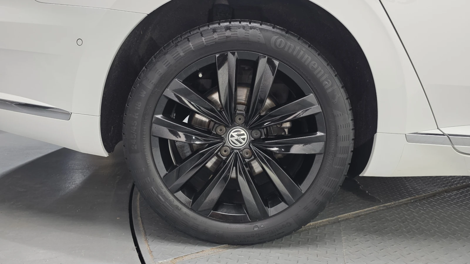 VW Arteon 2.0 TDI* 360* HUD* ЕЛ. БАГАЖНИК* BLIND SPOT* КРАЙН, снимка 5 - Автомобили и джипове - 55496245