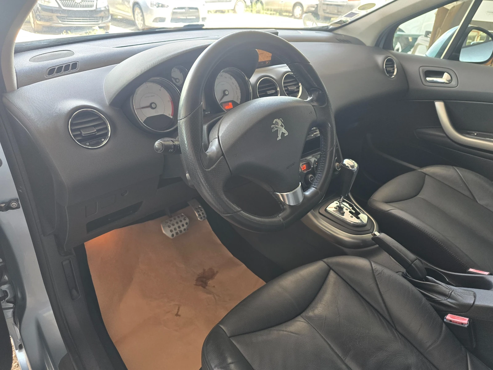 Peugeot 308 2.0HDI 163к автоматик, снимка 11 - Автомобили и джипове - 55592227