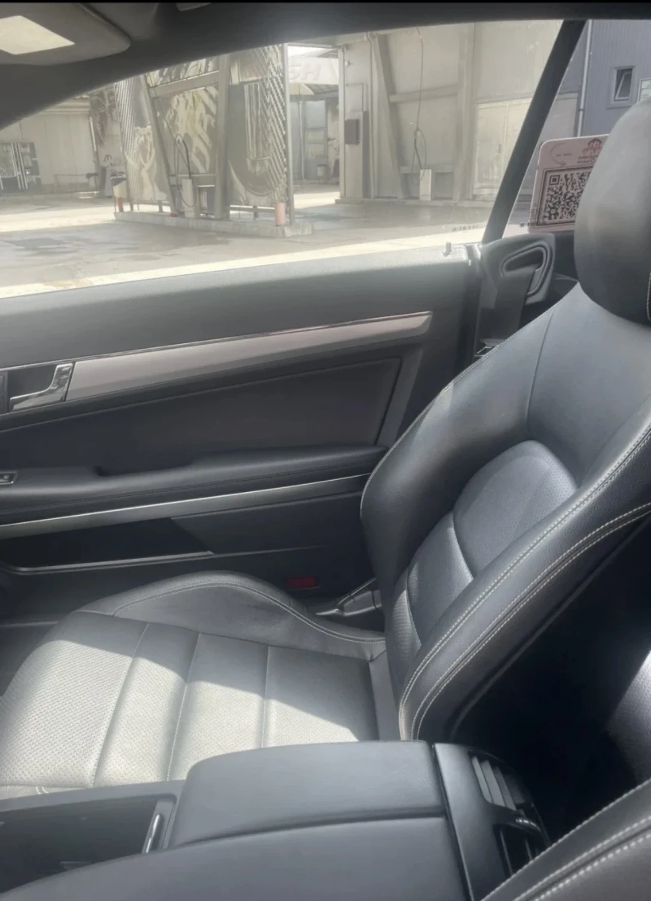 Mercedes-Benz E 220, снимка 6 - Автомобили и джипове - 56023289