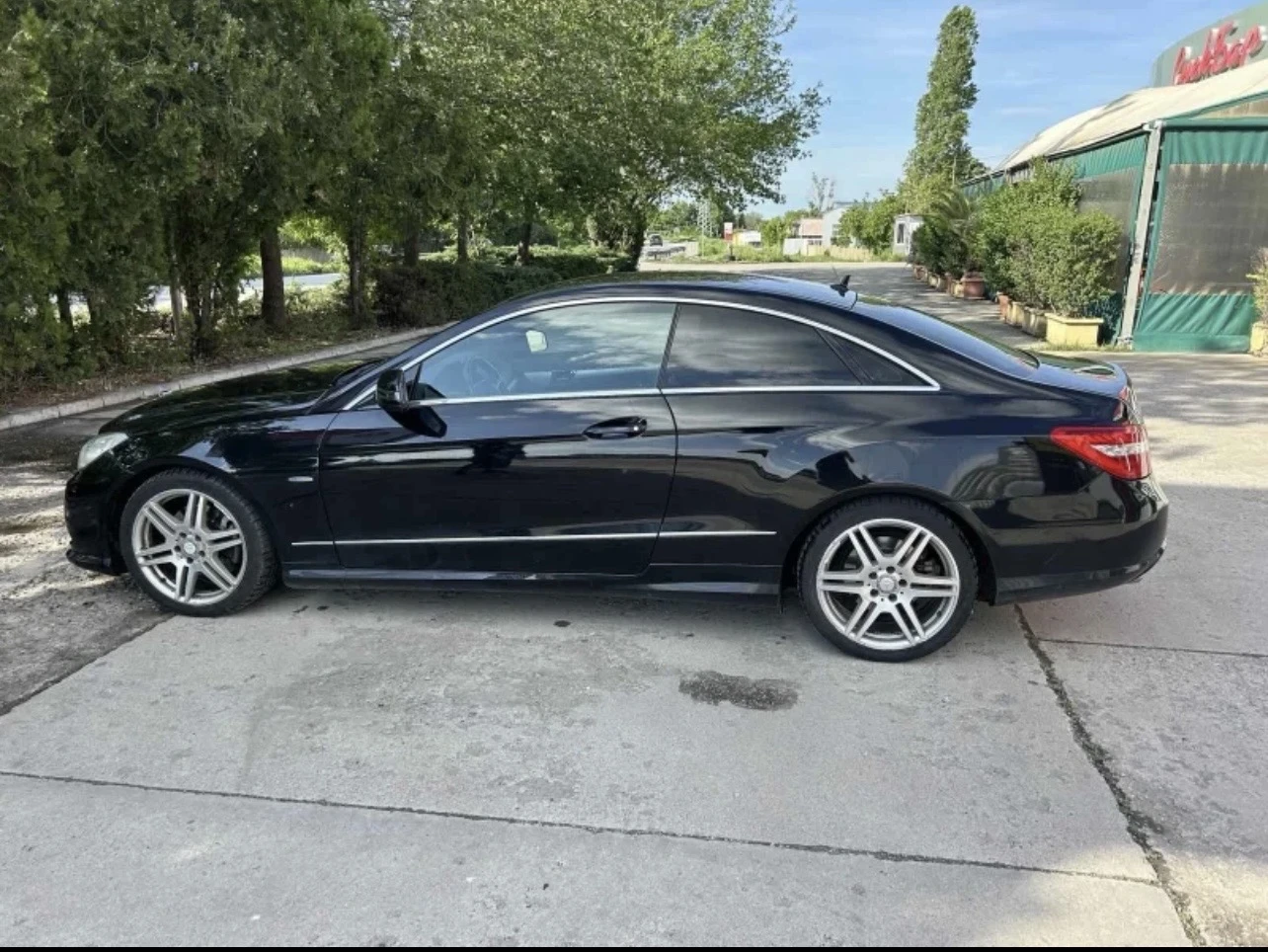 Mercedes-Benz E 220, снимка 2 - Автомобили и джипове - 56023289