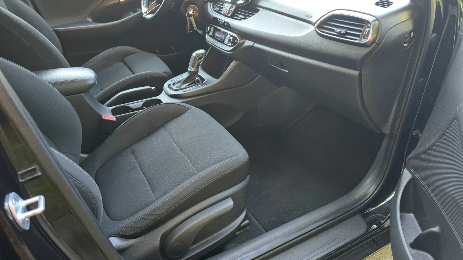 Hyundai I30 1.4 NLINE ШВЕЙЦАРИЯ , снимка 11 - Автомобили и джипове - 56326594