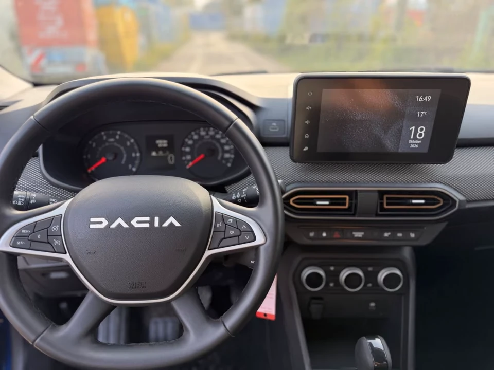 Dacia Sandero TCe 90 auto Expression Navi LED, снимка 8 - Автомобили и джипове - 56639040