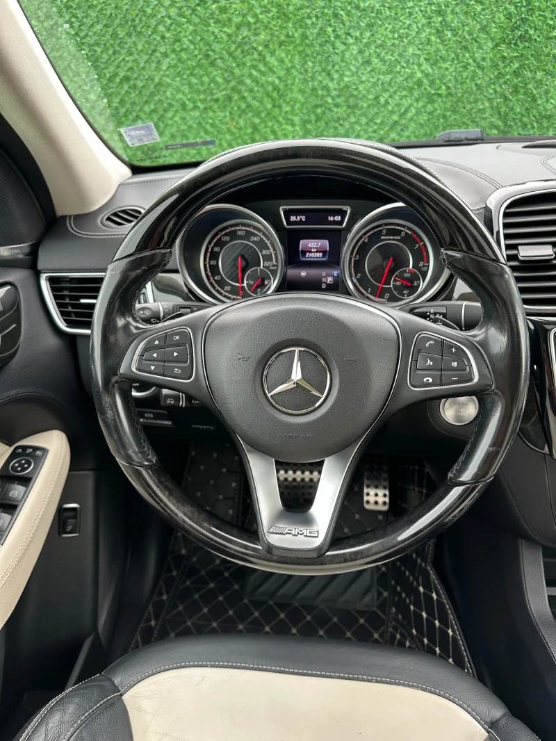 Mercedes-Benz GLE 43 AMG PANORAMA * 360 CAMERA * KEYLESS* HARMAN KARDON* DI, снимка 16 - Автомобили и джипове - 47085046