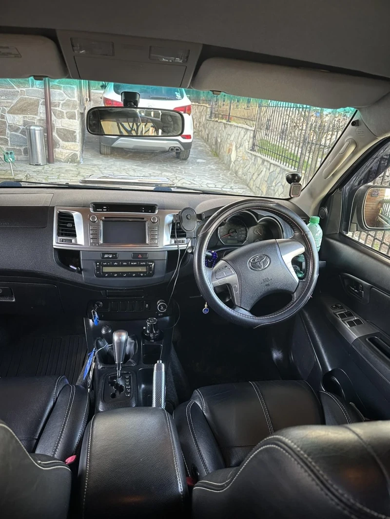 Toyota Hilux 3.0 D4D, снимка 8 - Автомобили и джипове - 48856399