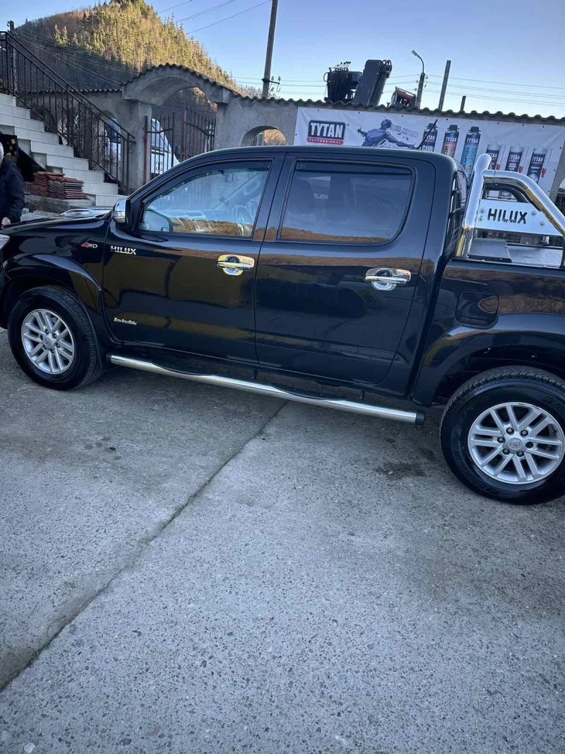 Toyota Hilux 3.0 D4D, снимка 5 - Автомобили и джипове - 48856399