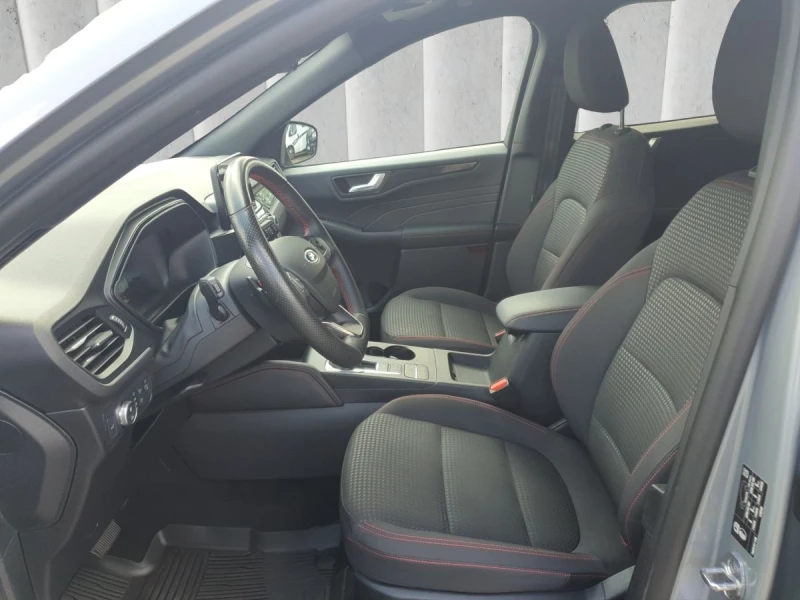 Ford Kuga 1.5/ST-LINE/120HP/PDC/CAM/AMBI/CARPLAY/KLESS/199f, снимка 9 - Автомобили и джипове - 50712322