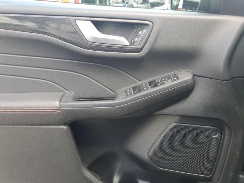 Ford Kuga 1.5/ST-LINE/120HP/PDC/CAM/AMBI/CARPLAY/KLESS/199f, снимка 15 - Автомобили и джипове - 50712322