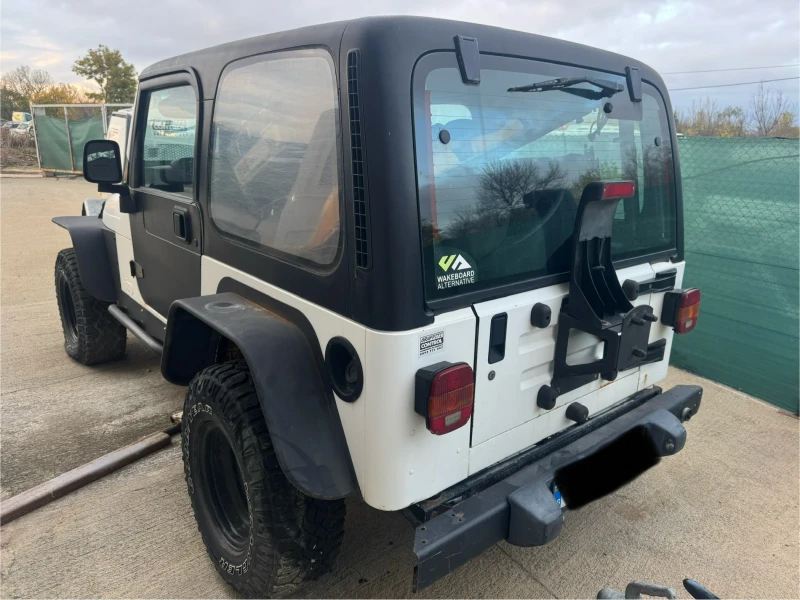 Jeep Wrangler, снимка 2 - Автомобили и джипове - 52340423