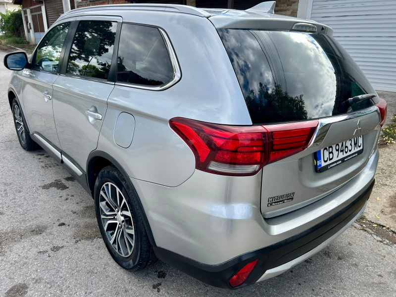 Mitsubishi Outlander 2.0i/4x4/Автомат, снимка 3 - Автомобили и джипове - 52542547