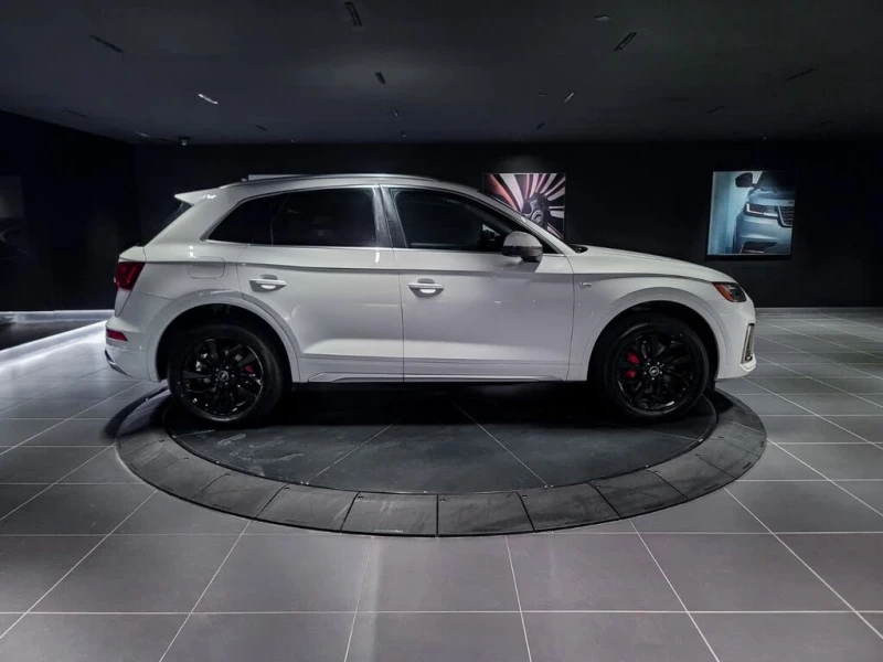 Audi Q5 Progressiv * CARFAX * АвтоКредит* (ЦЕНА ДО БГ), снимка 4 - Автомобили и джипове - 53447467