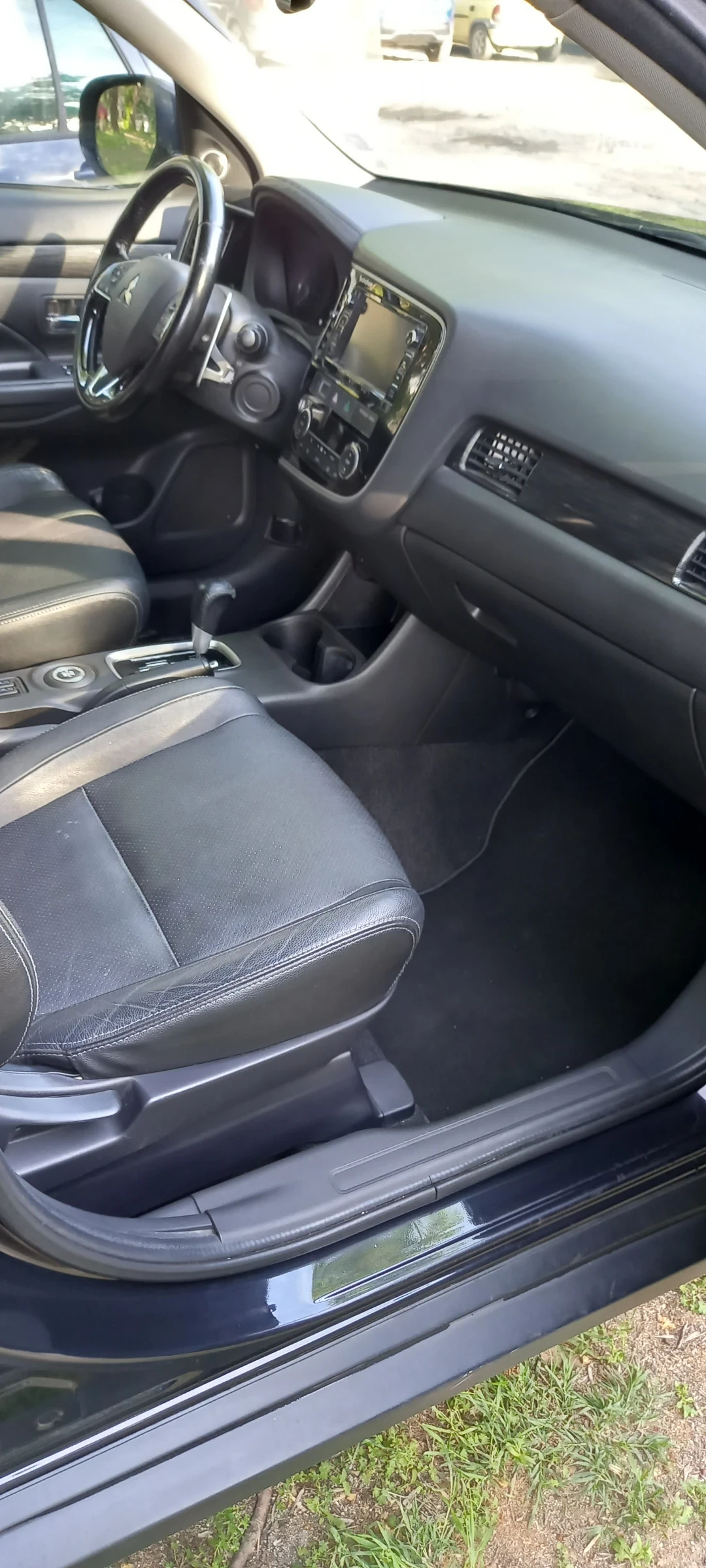 Mitsubishi Outlander Mitsubishi Outlander 2.2 DI-D ШВЕЙЦАРИЯ , DIAMAND - изображение 8